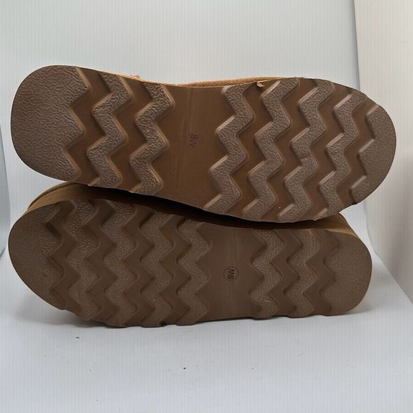 CUSHIONAIRE Women's Genuine Suede pull on platform boot +Memory Foam 8 WIDE CHES - Picture 5 of 7